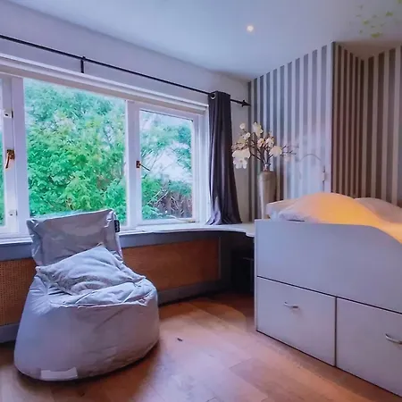 Exclusieve Met Luxe Faciliteiten Ferienhaus Aerdenhout